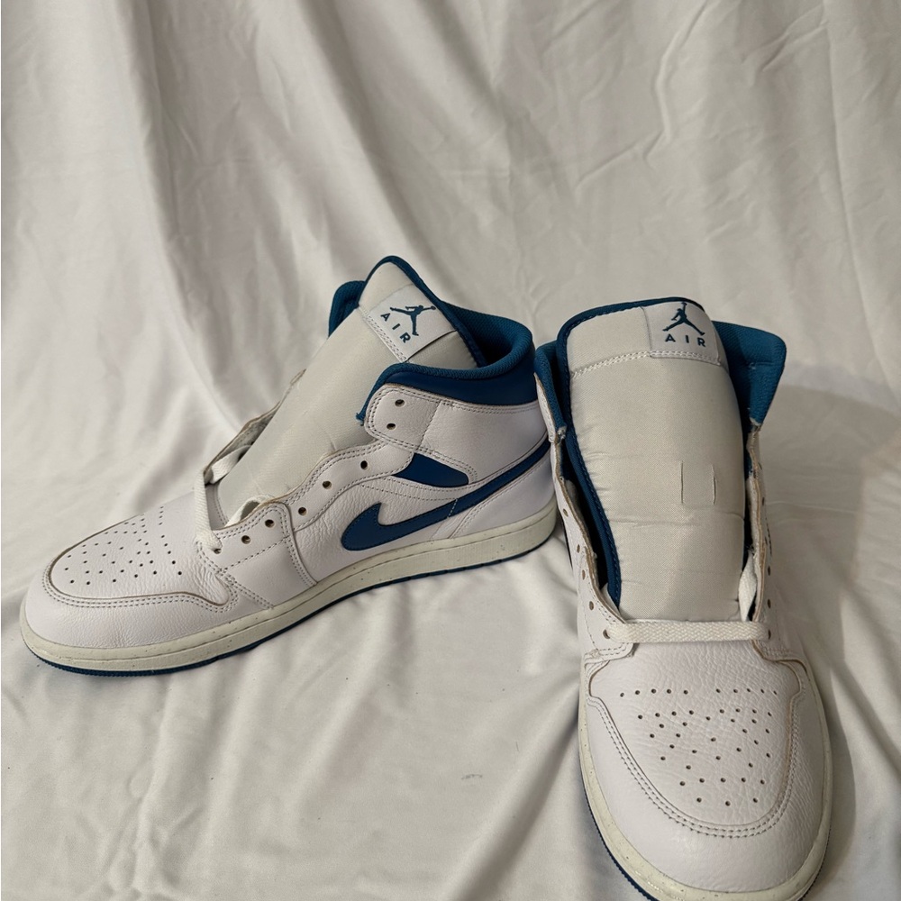 Jordan Men's White and Navy Sneakers